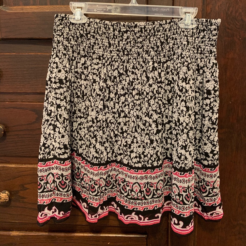 White House Black Market knee-length boho skirt.